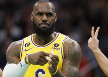 LeBron James se perderá al menos tres semanas por una lesión de tendón