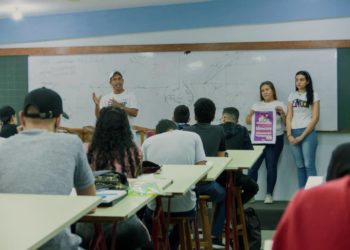 Miembros del Cenurr realizan charlas sobre prevención de la violencia de género