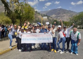 Siguen las protestas de docentes en Boconó: «Los docentes son ricos en coraje»