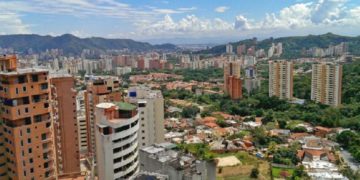 Valencia de aniversario lucha por recuperar su identidad