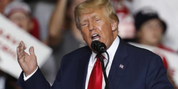 Trump se enfrenta mañana a un segundo frente judicial, pero no asistirá