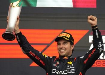 «Checo» Pérez cierra un fin de semana de ensueño ganando el GP de Azerbaiyán