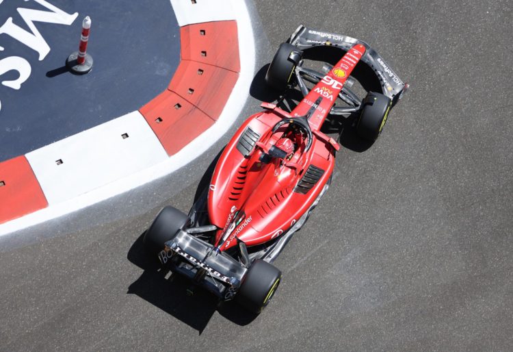 Baku (Azerbaiyán), 29/04/2023.- El monegasco Charles Leclerc, de Ferrari, durante la calificación reducida para el sprint del Gran Premio de Azerbaiyán de Fórmula Uno, este sábado en el circuito urbano de Baku. EFE/EPA/ALI HAIDER