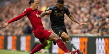 Arsenal dejó escapar la victoria en Liverpool y terminó siendo salvado por Ramsdale