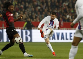 0-2. Donnarumma protege al líder entre los goles de Messi y Ramos