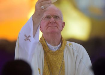 Sacerdote expulsado de Nicaragua, acusado de predicar por obispo encarcelado