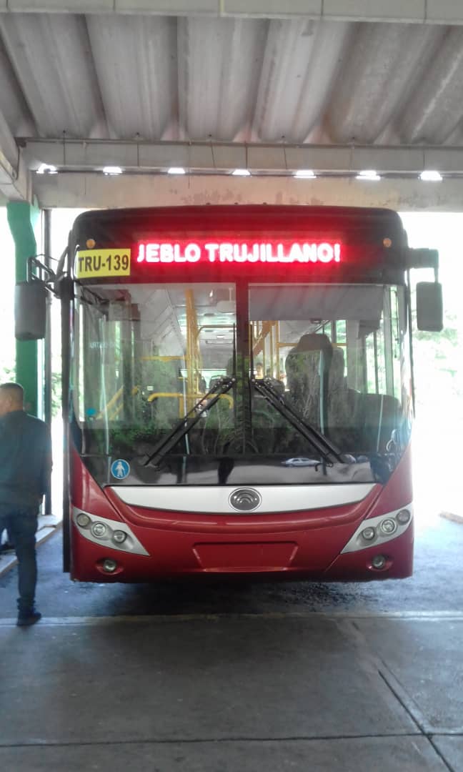 Autobuses como el señalado con el número  139, mas el 143 y 144 están en servicio pero Trujillo a Valera.