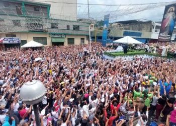La Fiesta de la Divina Misericordia volvió a inundar de fe las calles de Valera