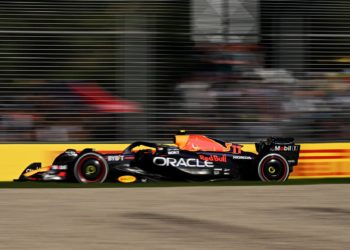 Verstappen gana en Australia; Alonso de nuevo en el podio