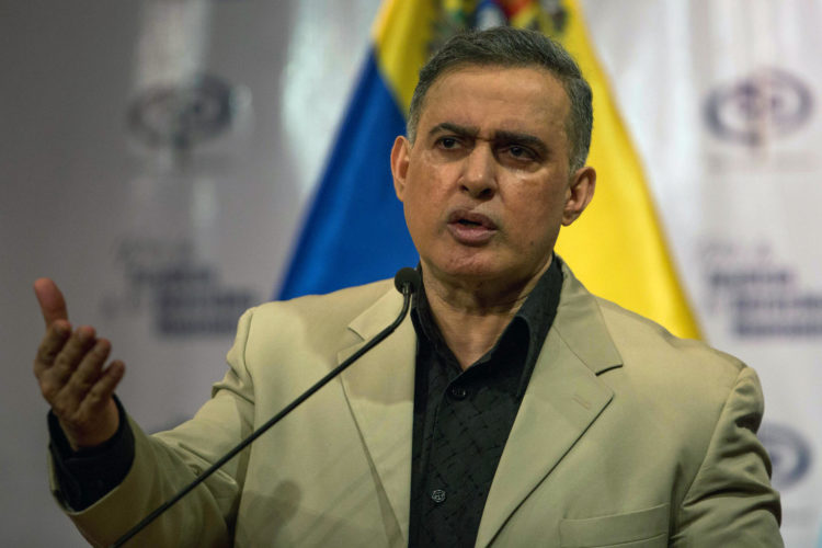 Fotografía de archivo en la que se registró al fiscal general de Venezuela, Tarek William Saab, durante una rueda de prensa, en Caracas (Venezuela). EFE/Cristian Hernández