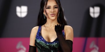 Ángela Aguilar, Becky G, Peso Pluma y Rubén Blades actuarán en los Latin AMAs