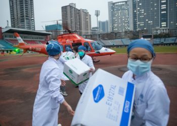 China pide a la OMS que «no politice» la investigación del origen de la covid