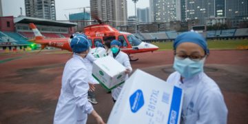 China pide a la OMS que «no politice» la investigación del origen de la covid