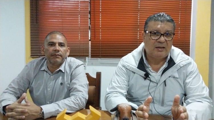 El presidente de la Asociación de Ganaderos del Estado Táchira (Asogata) junto con Isidro Uribe, presidente de la Asociación de Ganaderos y Agricultores del Norte del estado Táchira (Asoganort)