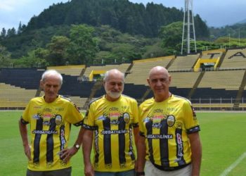 Aurinegros  recordaron la primera estrella