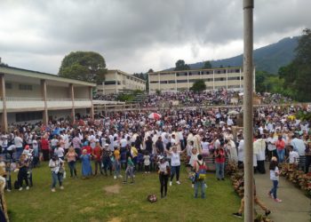 Feligreses demostraron su fe en la Fiesta de la Divina Misericordia en Trujillo