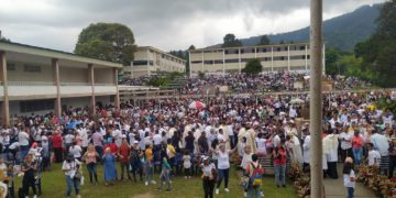 Feligreses demostraron su fe en la Fiesta de la Divina Misericordia en Trujillo