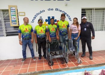 Fundación Richard Parra entrega sillas de rueda al Inbies