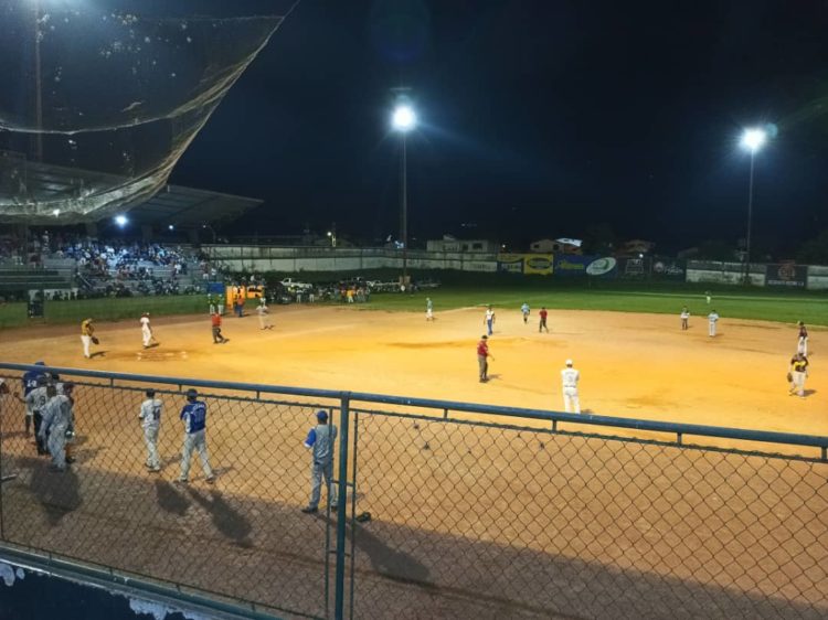 El equipo Leones se tituló campeón de la Copa de Sóftbol categoría B, 25 años de Decorauto Boconó