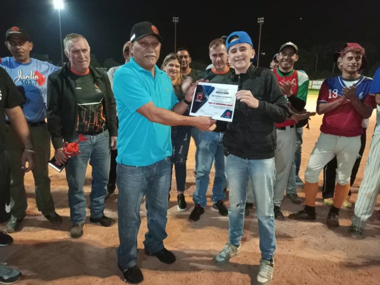 El equipo Leones se tituló campeón de la Copa de Sóftbol categoría B, 25 años de Decorauto Boconó