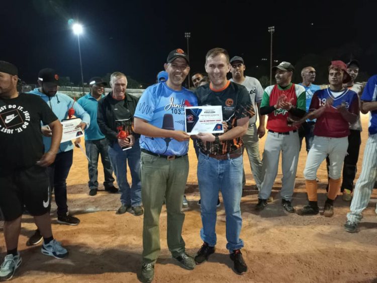 El equipo Leones se tituló campeón de la Copa de Sóftbol categoría B, 25 años de Decorauto Boconó