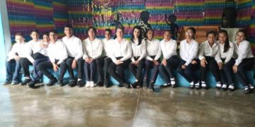 U.E Fabricio Ojeda participa en prueba piloto para egresar bachilleres en turismo