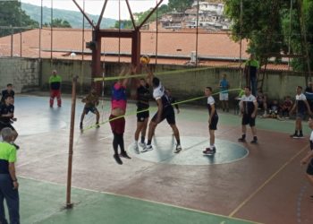 El Paradero campeón tras ganar electrizante final del voleibol trujillano