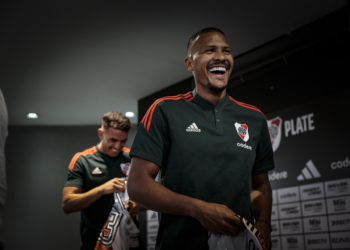 River gana con autoridad, con doblete de Rondón, para seguir líder del fútbol en Argentina