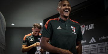 River gana con autoridad, con doblete de Rondón, para seguir líder del fútbol en Argentina