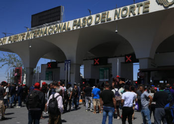 Rumores provocan que migrantes intenten cruzar frontera entre México y EEUU