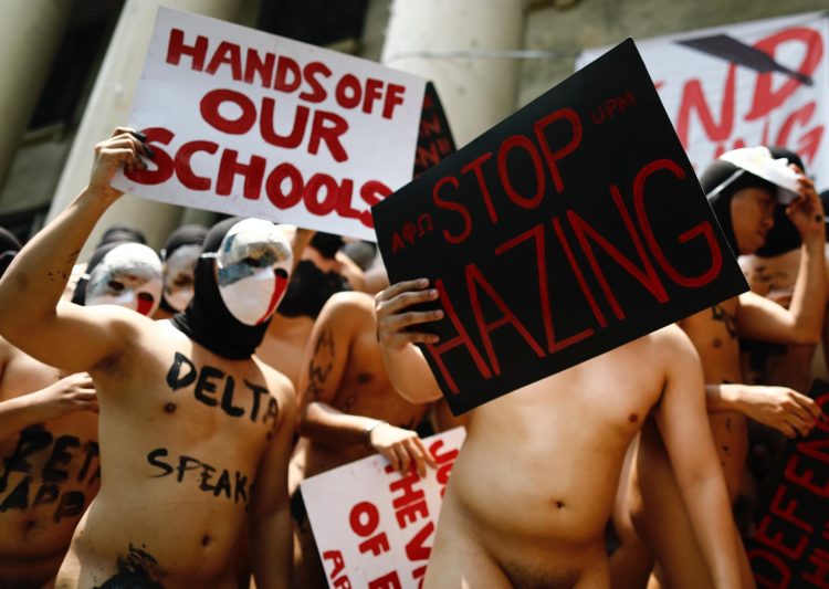 Protesta de estudiantes filipinos contra las novatadas. EFE/EPA/FRANCIS R. MALASIG