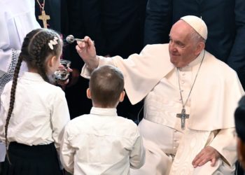 El papa agradece en Budapest la acogida de la Iglesia local a los ucranianos