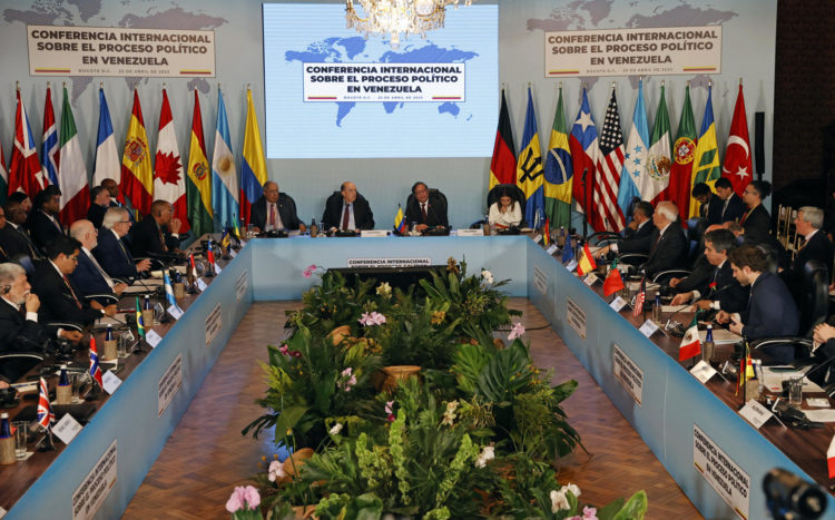 Fotografía general de la Conferencia Internacional sobre el Proceso Político en Venezuela, en Bogotá (Colombia).  EFE/ Mauricio Dueñas Castañeda