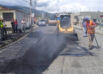 Realizan trabajos de recuperación vial en la troncal 007 de Boconó