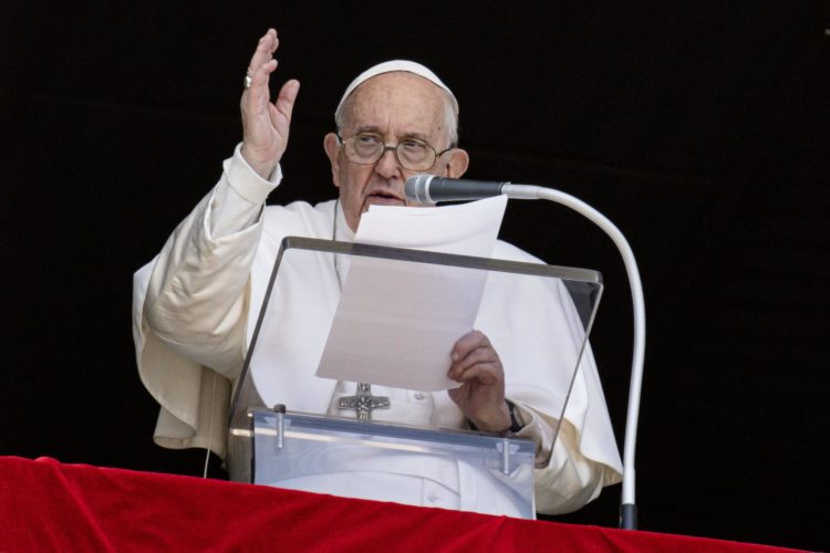 Foto proporcionada por el Vaticano que muestra el papa durante la oración de la Regina Coelli. EFE/EPA/VATICAN MEDIA HANDOUT HANDOUT EDITORIAL USE ONLY/NO SALES