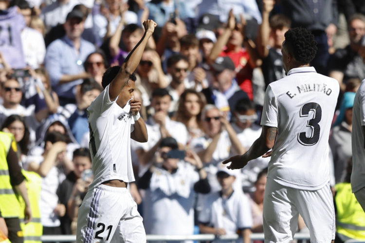 Rodrygo celebra su gol frente al Valladolid en el Santiago Bernabéu. EFE/ Rodrigo Jimenez