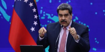 Maduro pide desbloquear el dinero en el exterior para retomar el diálogo con la oposición