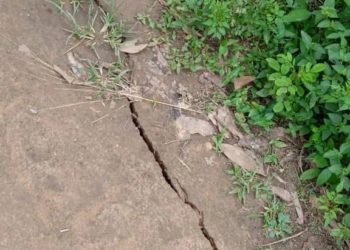 Alerta en Onia por nueva grieta en el cerro