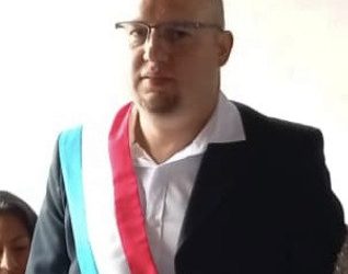 Jhonfer Uzcátegui juró como nuevo alcalde de Cardenal Quintero tras la renuncia del alcalde electo Yovani González.