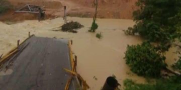 No hay paso por Onia y evalúan cierre preventivo de túneles por la fuerte lluvia