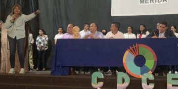 Ministra de Educación Yelitza Santaella impulsa cambio de currículo adaptado a la entidad merideña