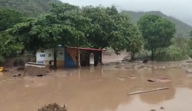 Fin de semana entre agua y lodo en Mérida