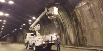 Gobernación de Mérida realizó mantenimiento a luminarias de los túneles en la Local 008