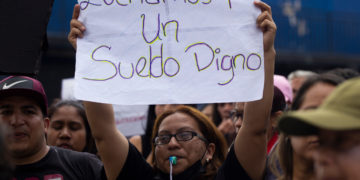 Las reacciones más inconformes sobre el aumento salarial provienen de los trabajadores