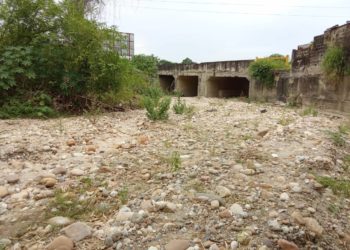 Lechos de quebradas y ríos necesitan canalización para alejar  peligro de las aguas crecidas