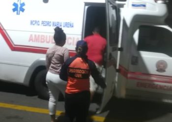 Ocho personas heridas por artefacto explosivo en Ureña