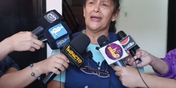 Lloró al relatar que se siente como una delincuente al ser perseguida por la policía que no le permite trabajar