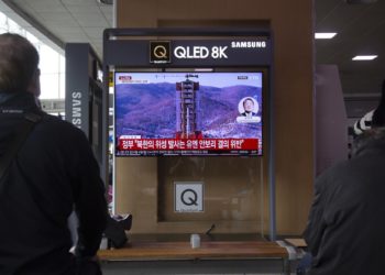 Un cohete espacial norcoreano cae al mar tras activarse la alerta ciudadana en Seúl y Okinawa