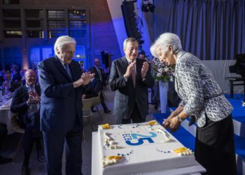 Lagarde muestra su determinación a luchar contra la elevada inflación