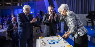 Lagarde muestra su determinación a luchar contra la elevada inflación